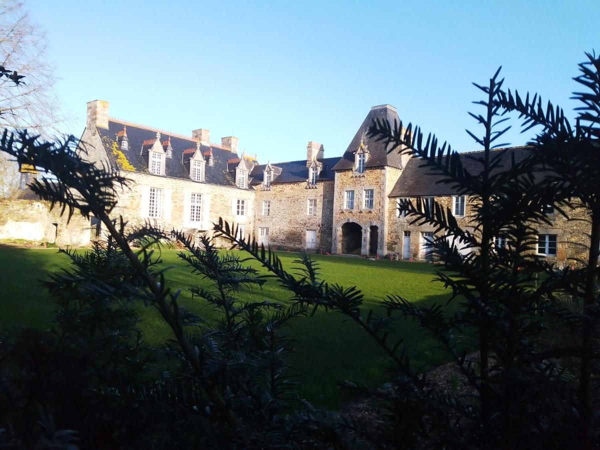 Domaine Du Manoir De Vains Hotel Bagian luar foto