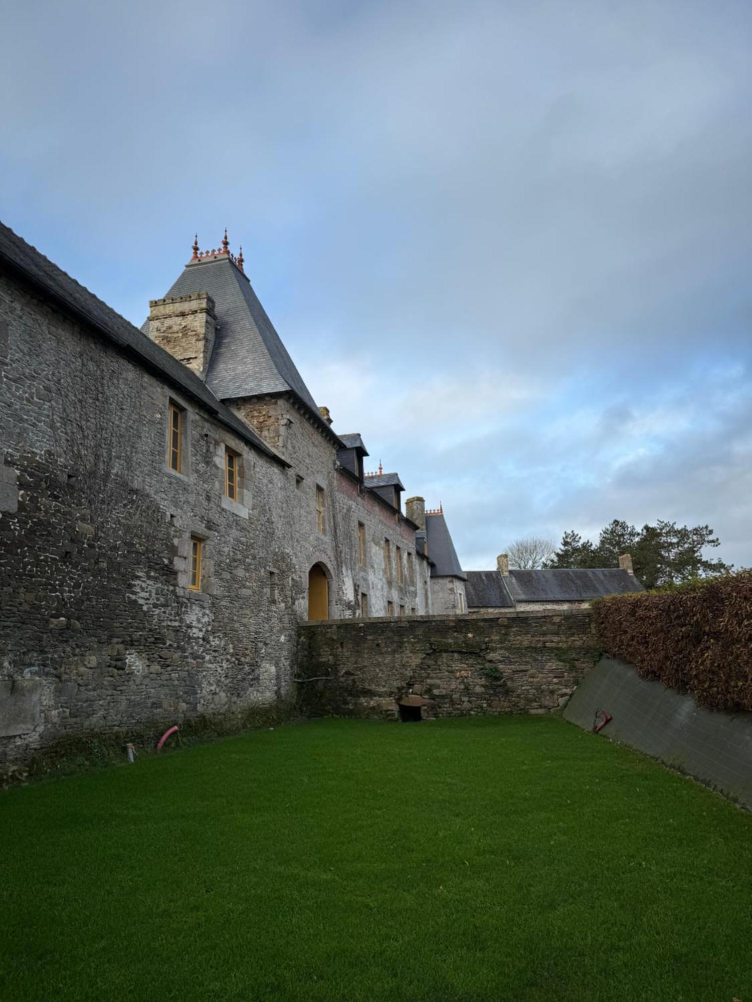 Domaine Du Manoir De Vains Hotel Bagian luar foto