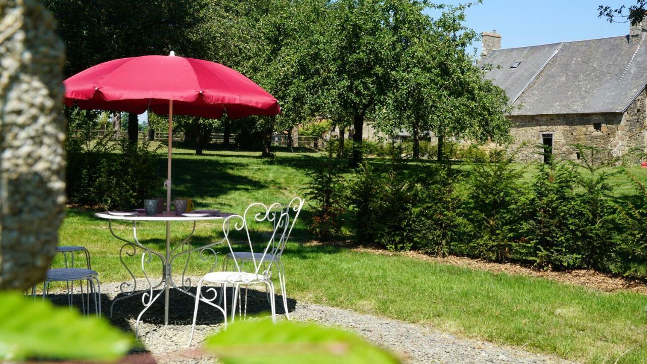 Domaine Du Manoir De Vains Hotel Bagian luar foto